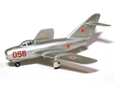 Сборная модель ZVEZDA Советский истребитель МиГ-15, 1/72